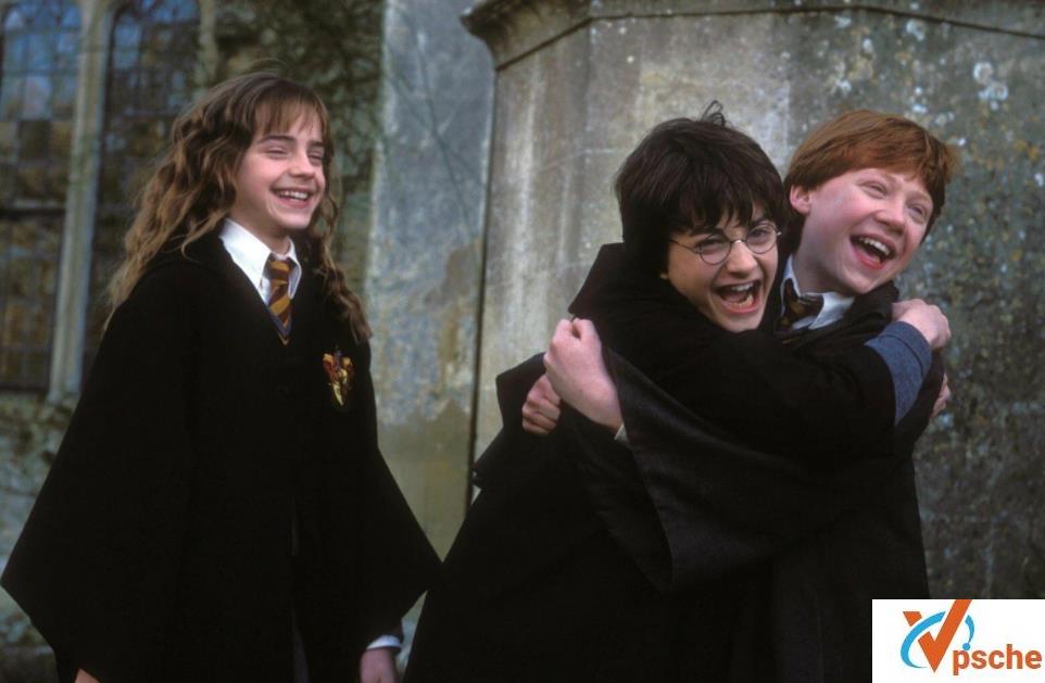 [欧美电影]《哈利波特》电影哈利为什么突然喜欢金妮 为什么哈利会选择金妮而不是赫敏？